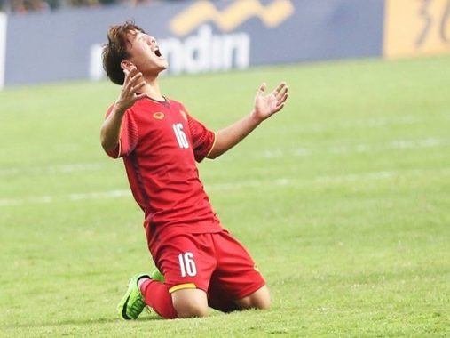 Minh Vương bị loại khỏi danh sách AFF Cup, một năm ba lần