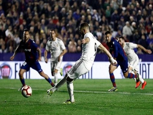 Real nơm nớp lo sợ chờ Barcelona