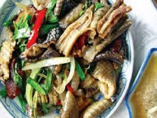 Mơ thấy ăn thịt rắn là điềm báo gì, đánh con số may mắn nào?