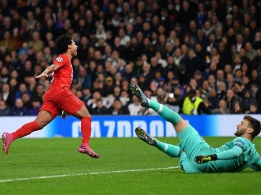 Ghi 4 bàn vào lưới Tottenham, Gnabry nói gì?