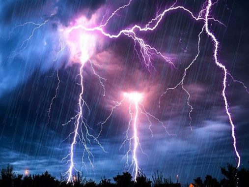 Mơ thấy sấm sét: Giải mã giấc mơ thấy sấm sét đánh con gì may mắn?