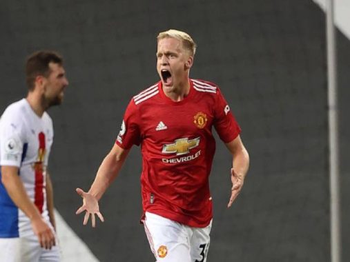 Tin bóng đá thế giới 13/11: Van De Beek “vừa đấm vừa xoa” với MU