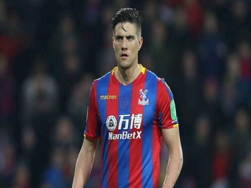Martin Kelly có tiểu sử và sự nghiệp bóng đá như thế nào?