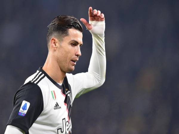 Điểm tin chuyển nhượng 1/6: Bạn gái xác nhận Ronaldo ở lại Juventus