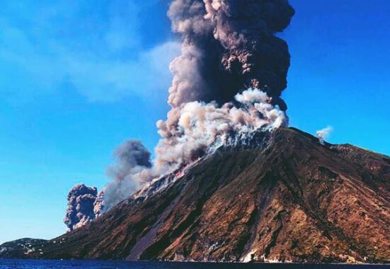 Giải mã bí ẩn giấc mơ thấy núi lửa là điềm báo gì? Đánh con số mấy