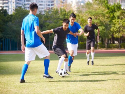 Cách phục hồi thể lực hiệu quả sau mỗi trận đá bóng