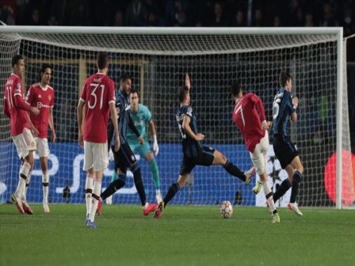 Tin thể thao trưa 3/11: Siêu phẩm của Ronaldo gây tranh cãi