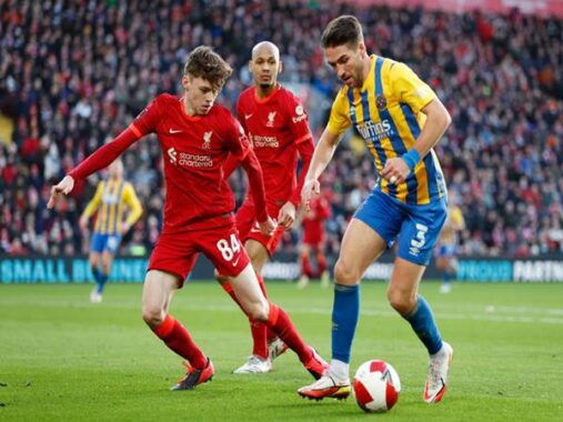 Tin Liverpool 12/1: HLV Klopp khuyên khích sao trẻ đá tấn công