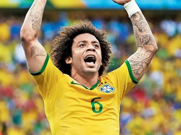 Số áo Marcelo là số mấy?