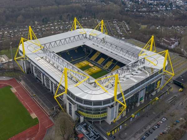 SVĐ Signal Iduna Park: Vùng đất của Cơn lốc vàng đen