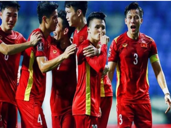 Tuổi nghề của cầu thủ bóng đá bao lâu là đỉnh cao?