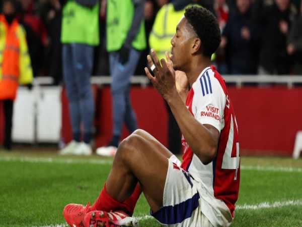 Chuyển nhượng: Sao trẻ Myles Lewis-Skelly gia hạn với Arsenal