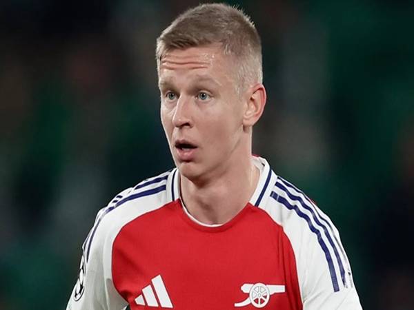 Zinchenko phải ngồi dự bị, nhiều khả năng sẽ ra đi