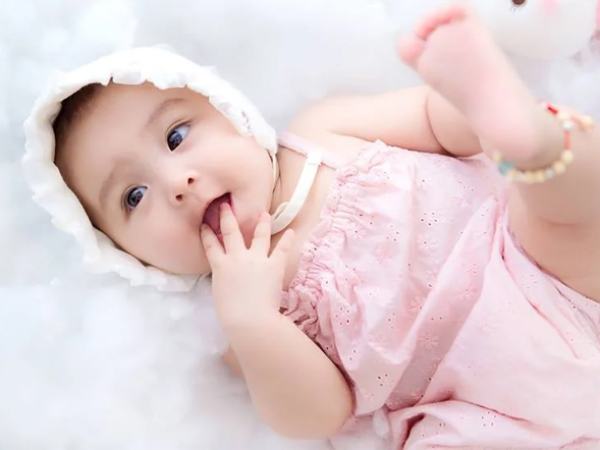 Giải mã ý nghĩa giấc mơ thấy bé gái chung chung theo phong thủy