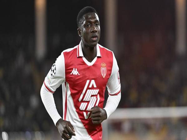 Phong cách chơi bóng nổi bật của Lamine Camara