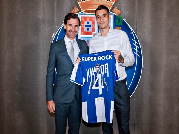 Chuyển nhượng: Jakub Kiwior chính thức khoác áo Porto